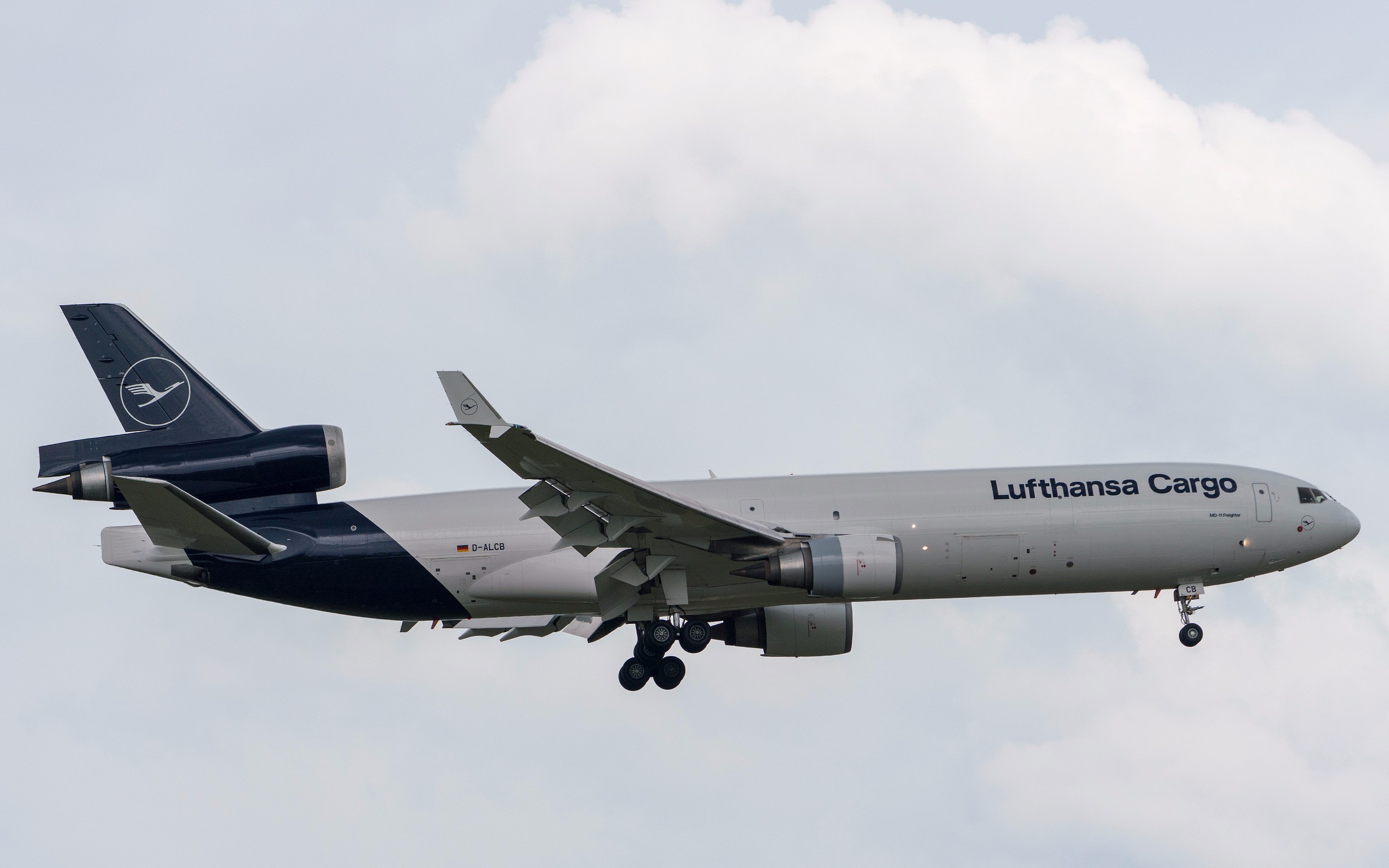 关于冲刺阶段阿斯顿维拉门线救险夏洛特黄蜂临场应变备战NBA总决赛，法兰克福赛前手感冰凉看傻球迷的信息-麻将胡了